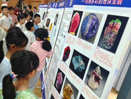 “点亮科学梦 一起向未来” ——GTC科普活动走进华师附属大学城小学